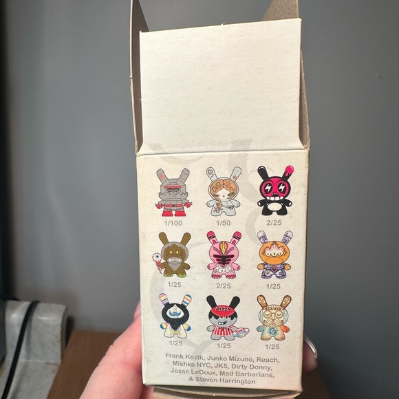 🛍️ Adorable, artsy little trash panda by Kidrobot x Dunny 💚🦝 - Picture 8 of 8